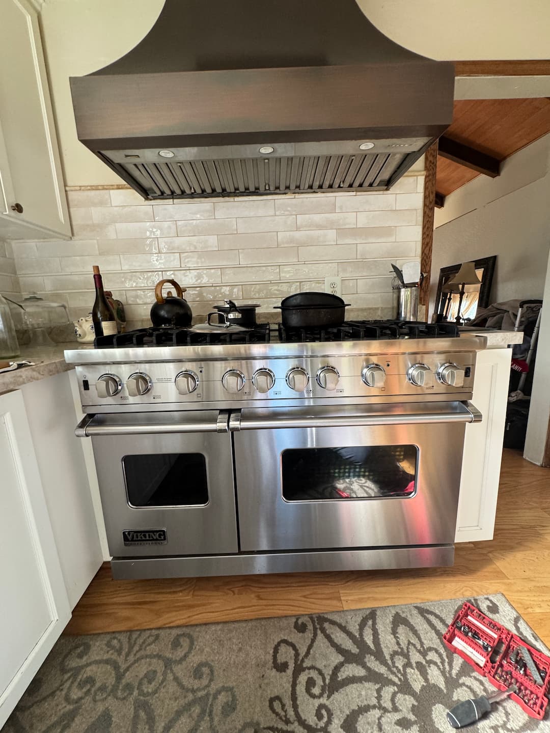 HAXX technician diagnosing oven repair issue